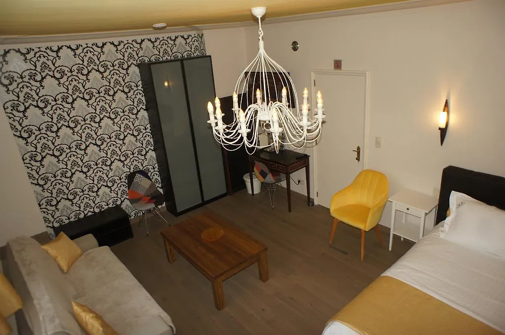J And R Brussels City Apartment 0*,  Belgium